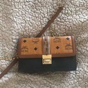 ❤️SOLD❤️MCM cross body wallet purse
